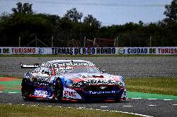 Pozner busca acomodarse en el campeonato