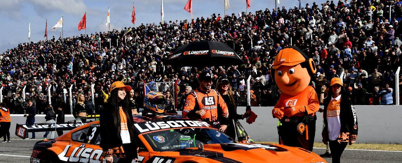 Una multitud acompa&ntilde;&oacute; al TC en el Cabal&eacute;n